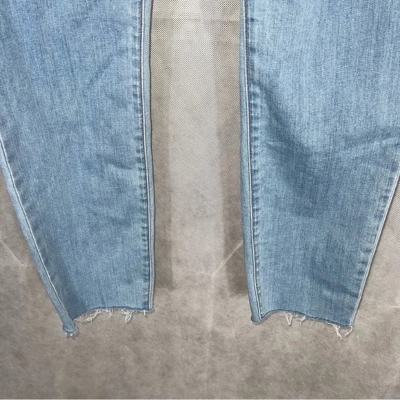 Eileen Fisher frayed hem pull on jeans size small - Picture 4 of 9